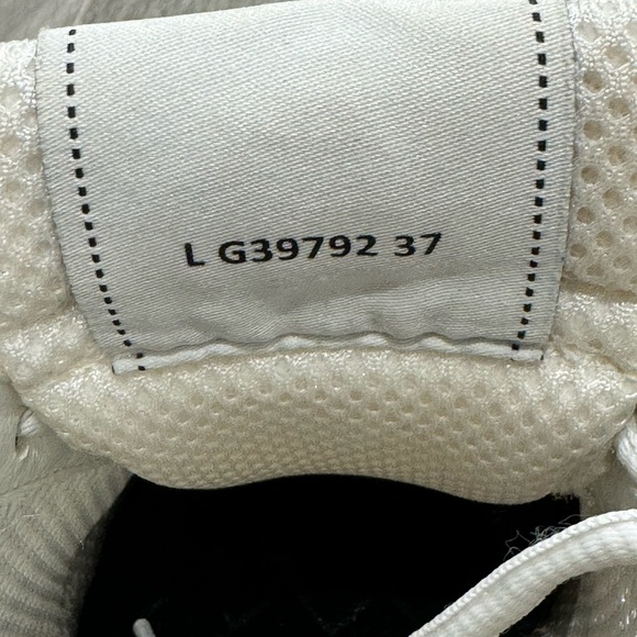 CHANEL White and Gold Sneaker - Picture 6 of 15